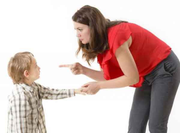 تعبیر خواب کتک خوردن از مادر + معنی کتک خوردن از مادر در خواب های ما چیست