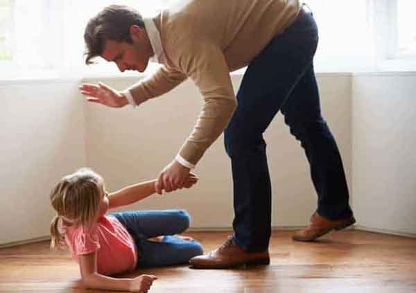 تعبیر خواب کتک زدن بچه دیگران + معنی کتک زدن بچه دیگران در خواب های ما چیست