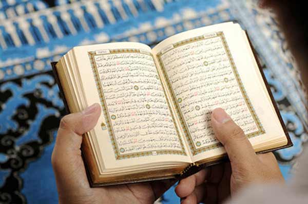 تعبیر خواب گرفتن قران در دست + معنی گرفتن قران در دست در خواب چیست