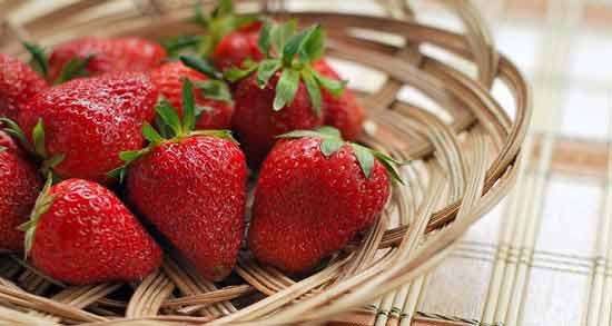 توت فرنگی چقدر کالری دارد ؛ در 100 گرم توت فرنگی چقدر کالری وجود دارد