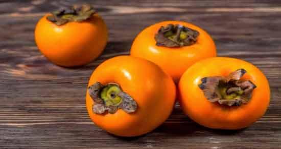 خاصیت خرمالو برای کرونا ؛ بررسی فواید خوردن خرمالو برای افراد کرونایی