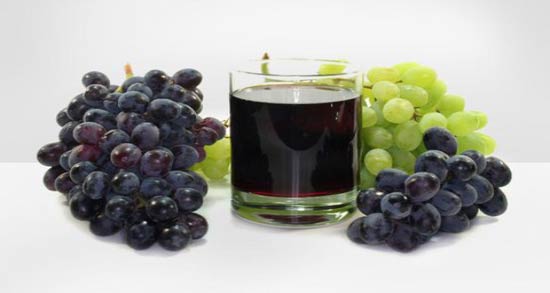 خواص آب انگور سیاه برای پوست ؛ خاصیت خوردن آب انگور سیاه برای سلامت پوست