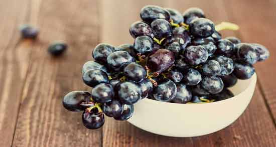 خواص انگور برای سرفه ؛ آیا خوردن انگور برای سرفه مفید است یا مضر؟