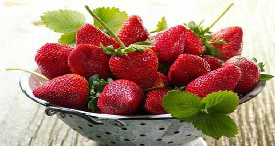 خواص توت فرنگی برای مو ؛ فواید مصرف توت فرنگی برای درمان ریزش مو