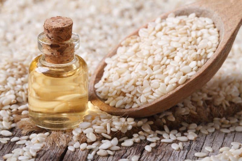 خواص روغن کنجد و 10 فایده شگفت انگیز برای سلامت بدن