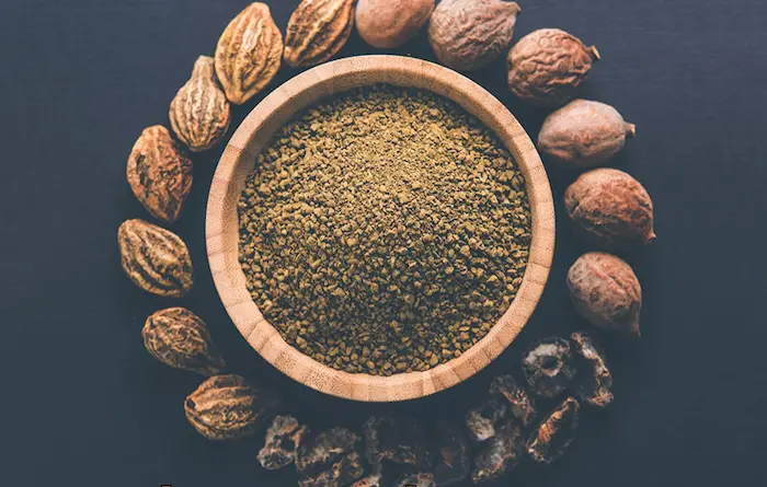 خواص هلیله سیاه گیاه دارویی؛ کاربردها، خواص درمانی و نحوه مصرف آن
