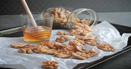 خواص و مضرات گردو و عسل ؛ خوردن ترکیب گردو و عسل چه خواص و مضراتی برای بدن دارد