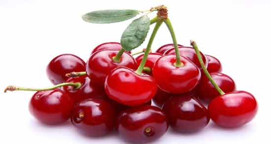 خوردن آلبالو در دوران شیردهی ؛ خواص و مضرات خوردن آلبالو برای شیر مادر