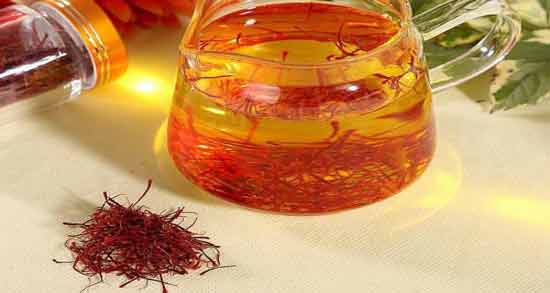 خوردن گلاب و زعفران در بارداری ؛ همه چیز درباره مصرف گلاب و زعفران برای زن باردار