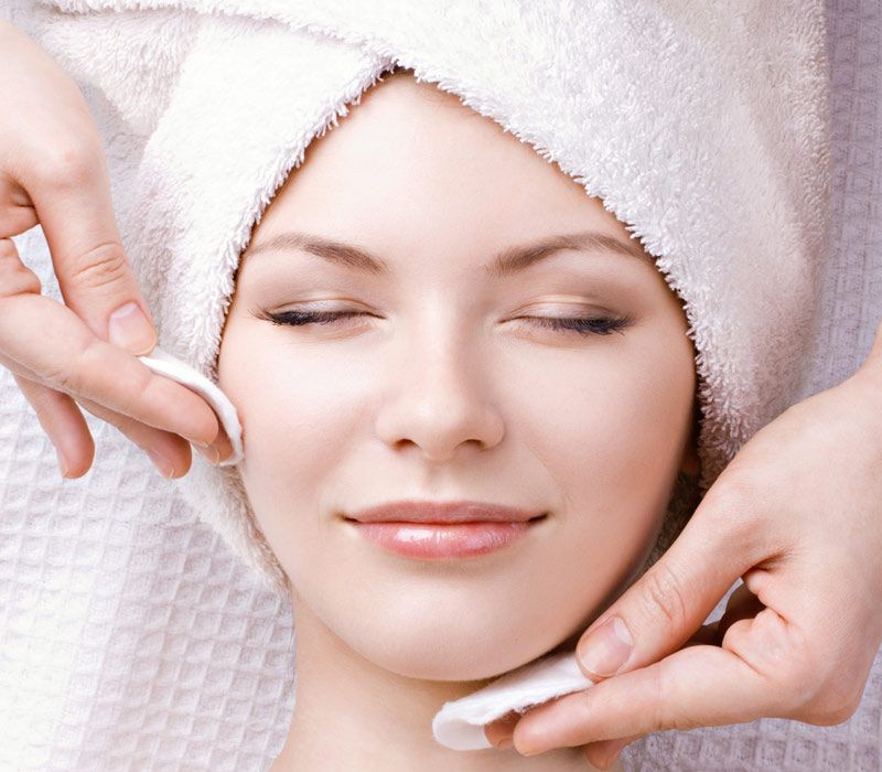درباره پاکسازی کلینیکی پوست و مزایای آن چه می دانید؟