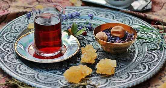 دمنوش گل گاوزبان و بابونه و فواید مصرف دمنوش گل گاوزبان و بابونه برای سلامت بدن دمنوش گل گاوزبان و بابونه ؛ فواید مصرف دمنوش گل گاوزبان و بابونه برای سلامت بدن