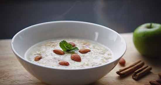 طرز تهیه حریره بادام با شیر ؛ دستور درست کردن حریره بادام با شیر در منزل