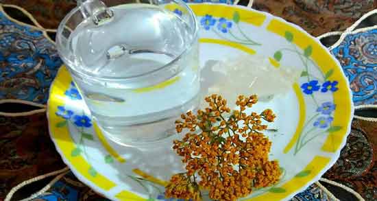 طریقه مصرف عرق رازیانه و بومادران ؛ نحوه صحیح مصرف عرق رازیانه و بومادران چگونه است؟