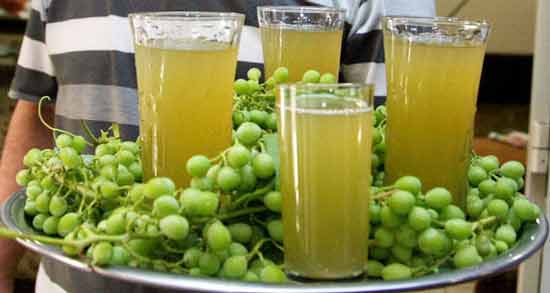 فواید ابغوره قبل از خواب ؛ درمان بیماری ها با خوردن ابغوره