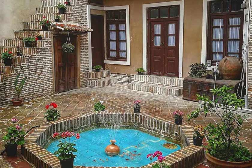 متن خانه قدیمی و اشعار زیبای نوستالژی خاطرات خانه پدری