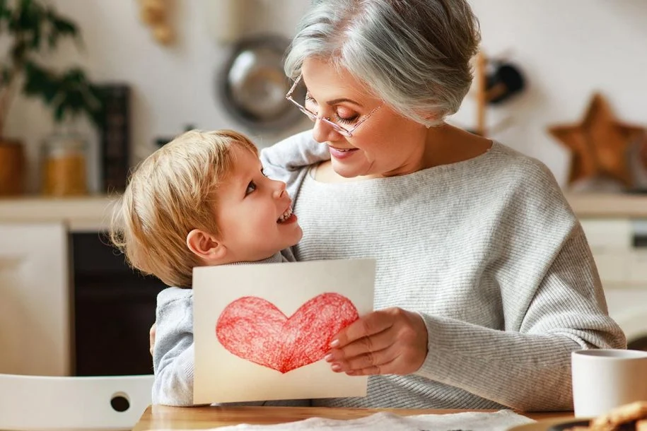 متن زیبا برای مادربزرگ + جملات احساسی و زیبا برای مادربزرگ ها