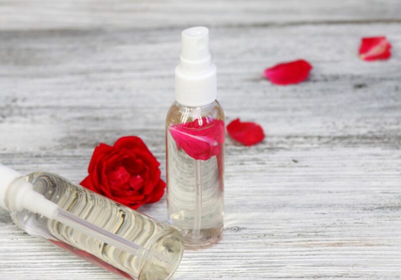 مزایای گلاب برای واژن و نحوه استفاده از آن برای خانم ها