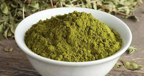 مضرات حنای بی رنگ برای پوست صورت ؛ تاثیر استفاده از حنای بی رنگ برای پوست