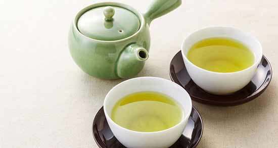 چای سبز قبل صبحانه ؛ خواص و مضرات خوردن چای سبز قبل صبحانه