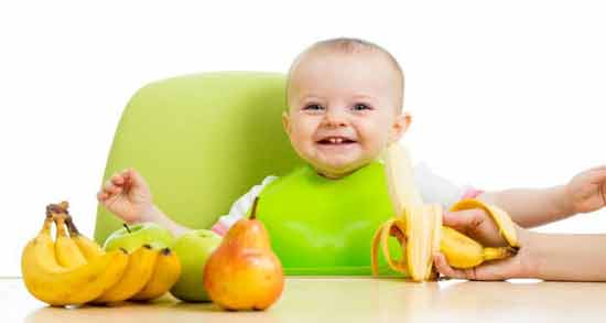 چه مقدار موز به نوزاد بدهیم ؛ خواص و مضرات دادن موز به نوزاد