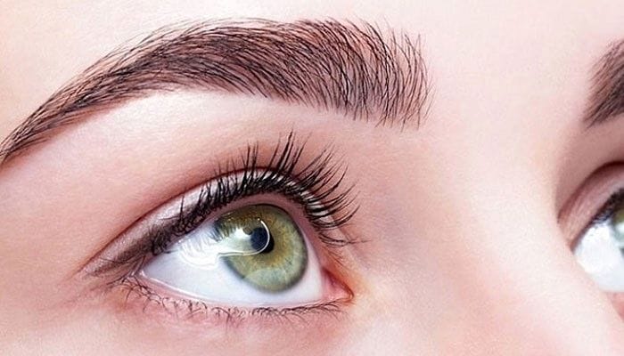 کاشت ابرو روی تاتو؛ انواع این روش کاشت و مزایا و معایب آن