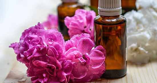 گلاب برای موی چرب ؛ فواید استفاده از گلاب برای از بین بردن چربی مو
