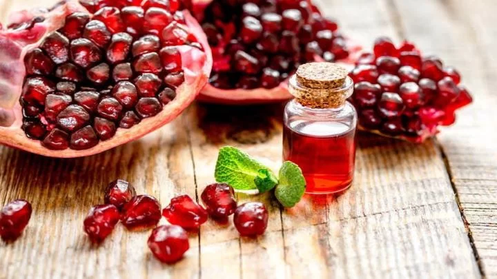 خواص انار برای پوست و مو؛ انواع ماسک انار برای زیبایی پوست