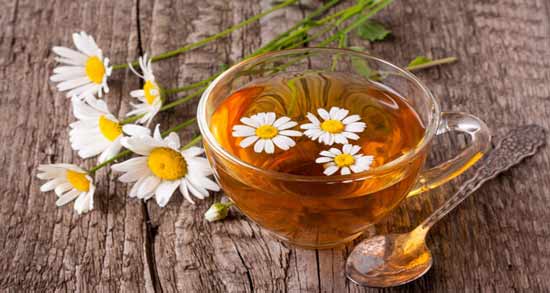 بابونه برای رفلاکس نوزاد نی نی سایت ؛ فواید مصرف بابونه برای درمان رفلاکس نوزاد