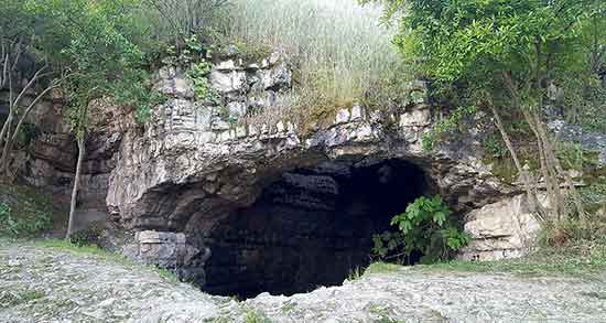 تعبیر خواب آب در غار ، معنی دیدن آب در غار در خواب های ما چیست