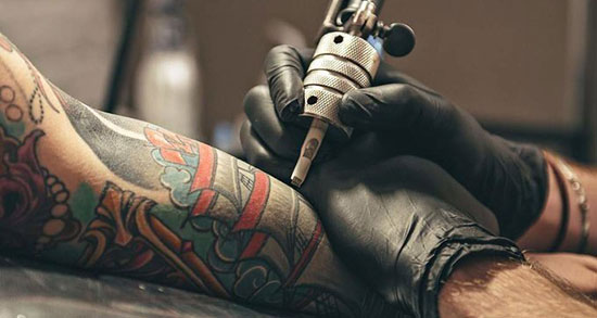 تعبیر خواب خالکوبی از ابن سیرین ، امام صادق و حضرت یوسف و منوچهر مطیعی