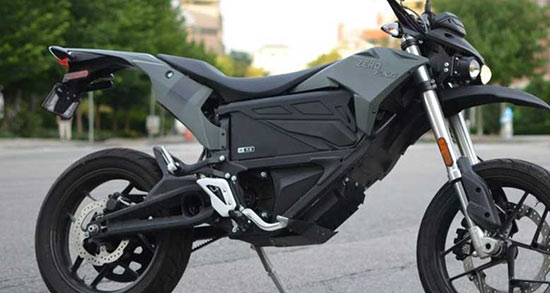 تعبیر خواب رانندگی با موتور ، معنی دیدن رانندگی با موتور در خواب چیست