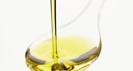 تعبیر خواب ریختن روغن روی زمین ، معنی ریختن روغن روی زمین در خواب چیست