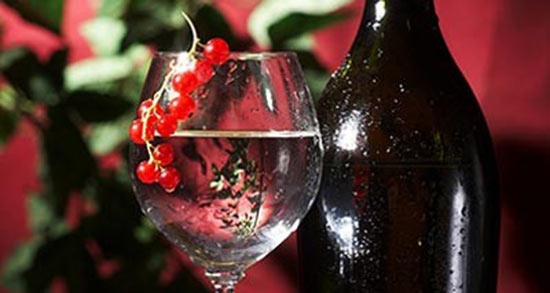 تعبیر خواب ریختن شراب ، معنی ریختن شراب در خواب های ما چیست تعبیر خواب ریختن شراب ، معنی ریختن شراب در خواب های ما چیست