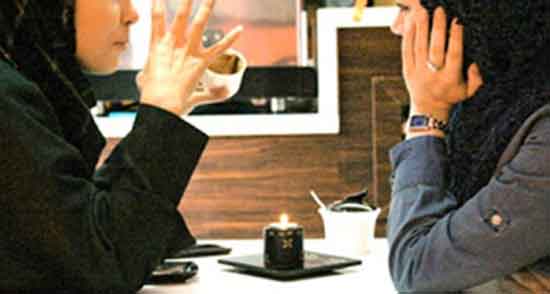 تعبیر خواب فالگیر زن ، معنی دیدن فالگیر زن در خواب های ما چیست