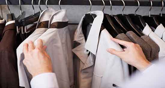 تعبیر خواب لباس خریدن از مغازه ؛ لباس قدیمی و لباس خریدن زن باردار