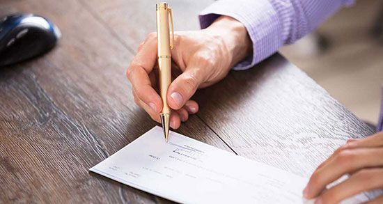 تعبیر خواب نوشتن چک ، معنی نوشتن چک در خواب های ما چیست