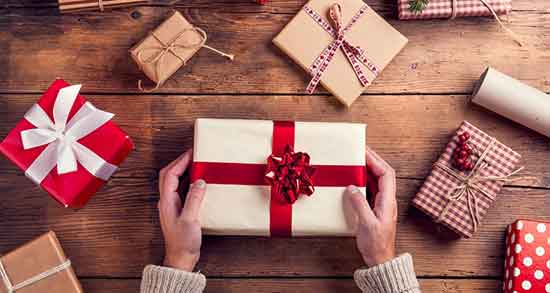 تعبیر خواب کادو گرفتن عروسک باربی برای زن باردار و دختر از مرده