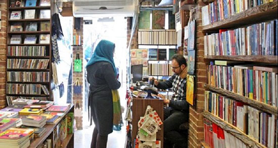 تعبیر خواب کتاب دادن به دیگران ، معنی کتاب دادن به دیگران در خواب چیست