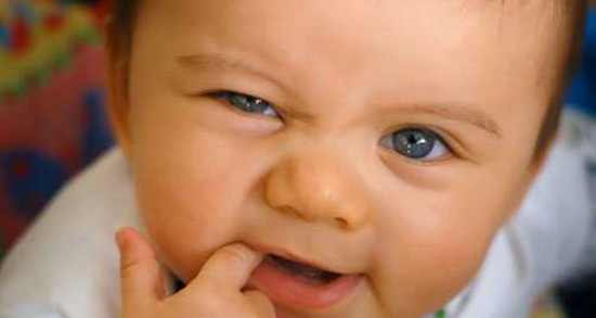 تعبیر خواب گاز گرفتن دست توسط انسان ، معنی گاز گرفتن دست توسط انسان