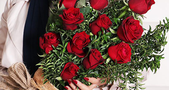 تعبیر خواب گل گرفتن از مرده ، معنی گل گرفتن از مرده در خواب های ما چیست