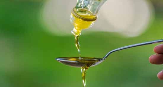 خواص روغن عنصل پیاز و درمان بیماری ها با مصرف روغن عنصل پیاز خواص روغن عنصل پیاز ؛ درمان بیماری ها با مصرف روغن عنصل پیاز