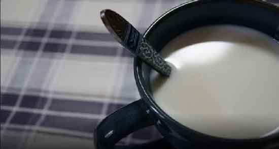 خواص شیر گرم برای ریه و پاکسازی ریه از سموم با خوردن شیر گرم خواص شیر گرم برای ریه ؛ پاکسازی ریه از سموم با خوردن شیر گرم