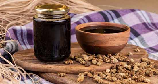 خواص شیره توت برای کودکان ؛ درمان کم خونی کودکان با خوردن شیره توت