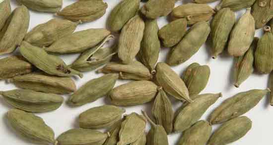 طرز استفاده از عرق هل ؛ نحوه صحیح مصرف عرق هل