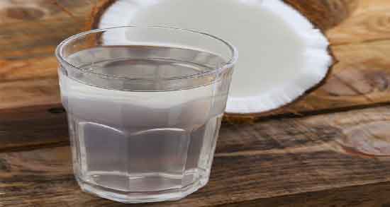 فواید شیر نارگیل برای مو ؛ تاثیر استفاده از شیر نارگیل برای درمان ریزش مو