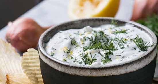 ماست موسیر و معده درد ؛ خاصیت خوردن ماست موسیر برای تسکین معده درد