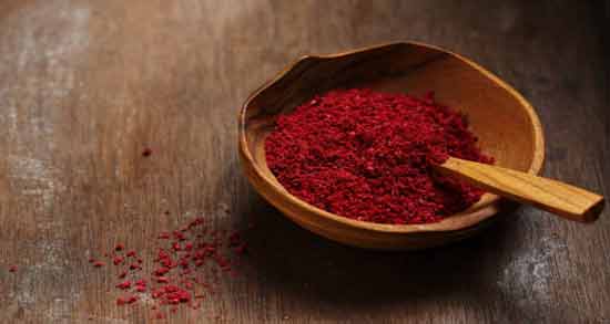 مضرات سماق قرمز ؛ بررسی عوارض و مضرات خوردن سماق قرمز