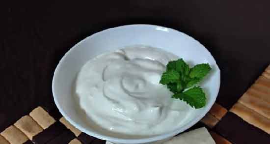 مضرات ماست موسیر تاریخ گذشته ؛ خوردن ماست موسیر تاریخ گذشته چه ضرری دارد