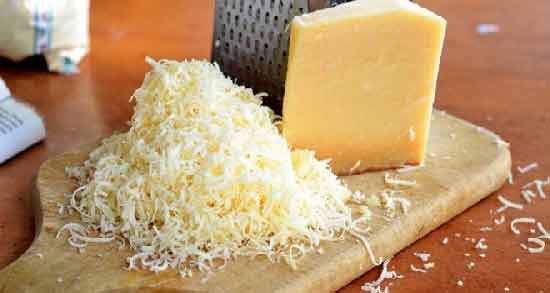مضرات پنیر پیتزا خانگی ؛ استفاده از پنیر پیتزا خانگی چه ضرری برای بدن دارد