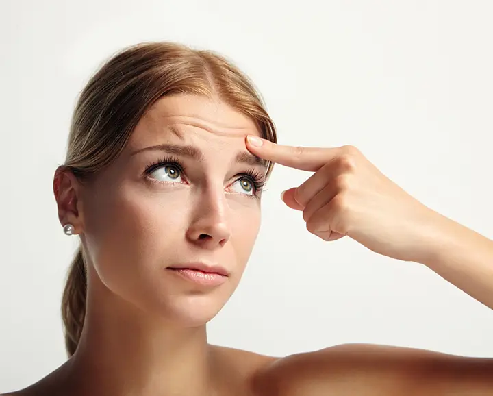 راهکارهای متنوع برای کاهش چین و چروک و خطوط ریز (لایه برداری، لیزر، تزریق و ...)